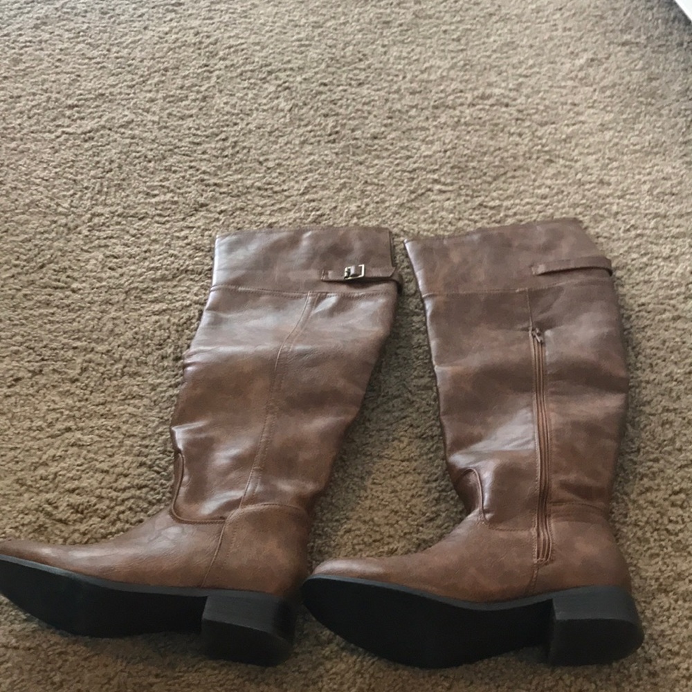 Riding boots